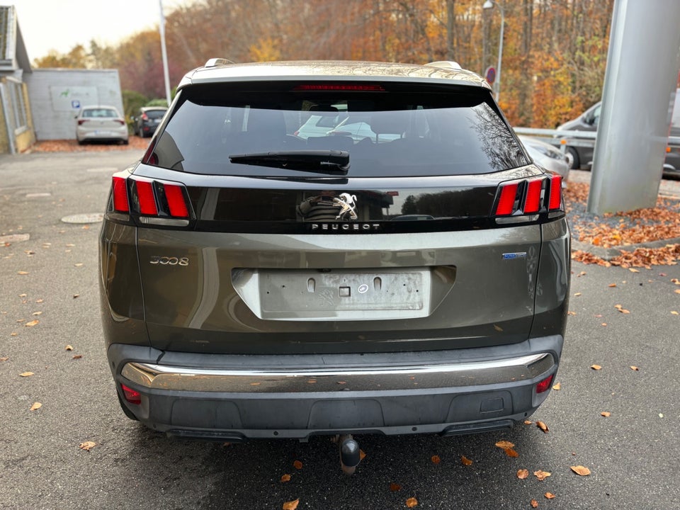 Peugeot 3008 1,2 e-THP 130 Allure 5d