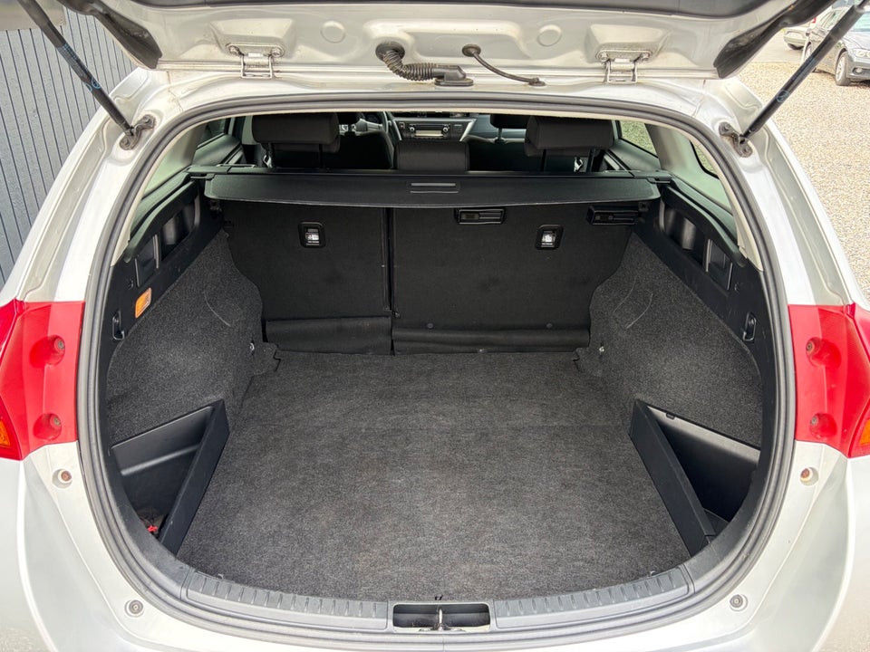 Toyota Auris 1,3 VVT-i T1+ Touring Sports 5d