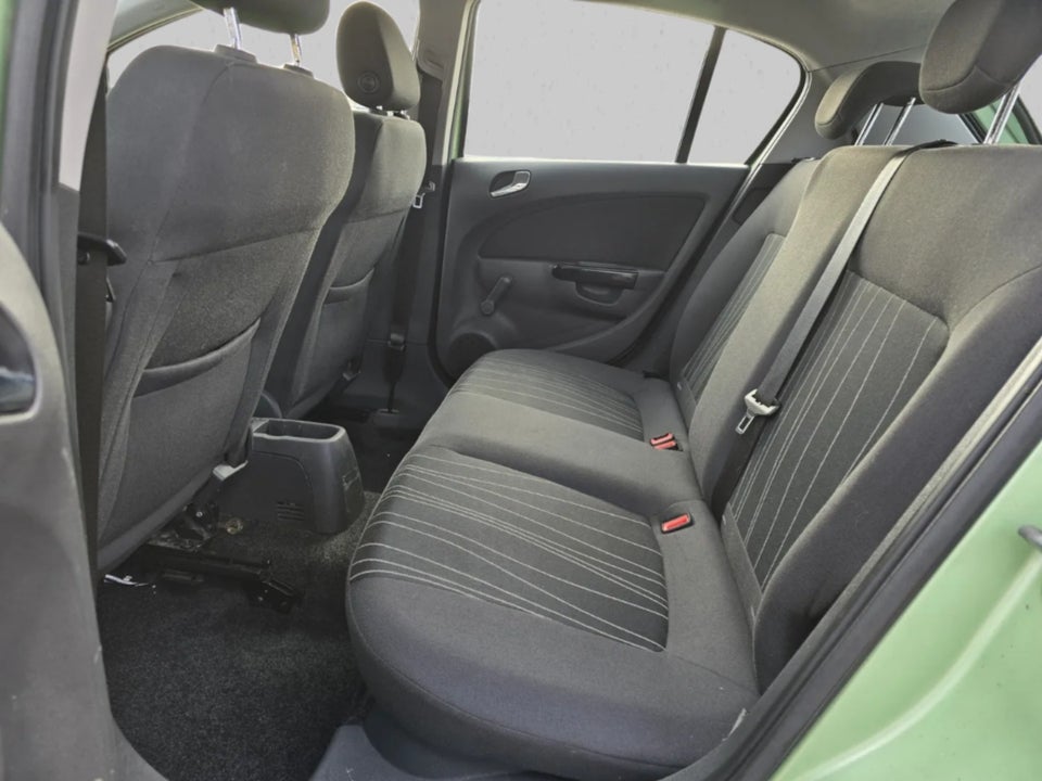 Opel Corsa 1,0 12V Edition 5d