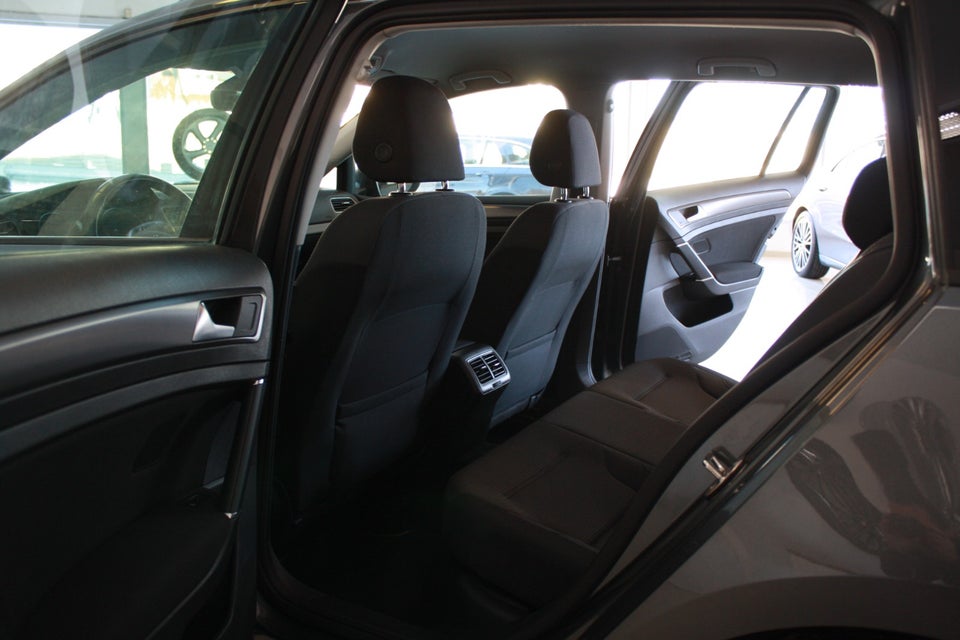 VW Golf VII 2,0 TDi 150 Comfortline DSG 5d