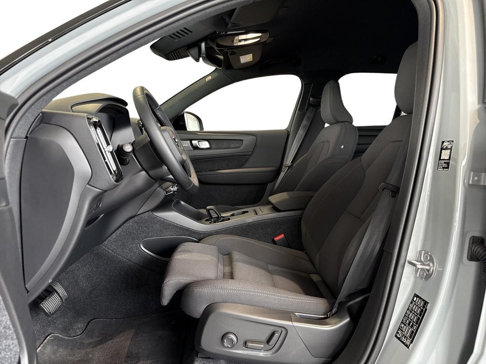 Volvo EX40 Extended Range Black Edition 5d