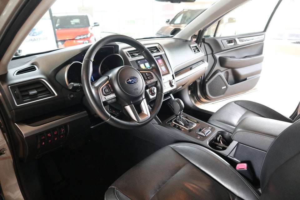 Subaru Outback 2,5 Summit CVT 5d
