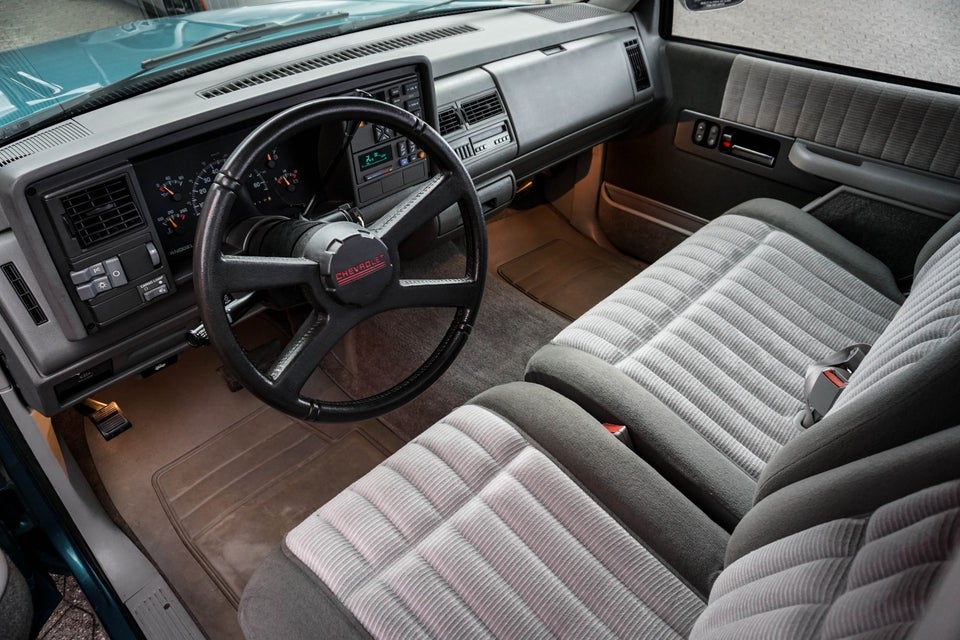 Chevrolet C1500 V8 Pick-up 2d