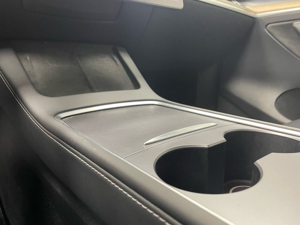 Tesla Model Y Long Range AWD 5d