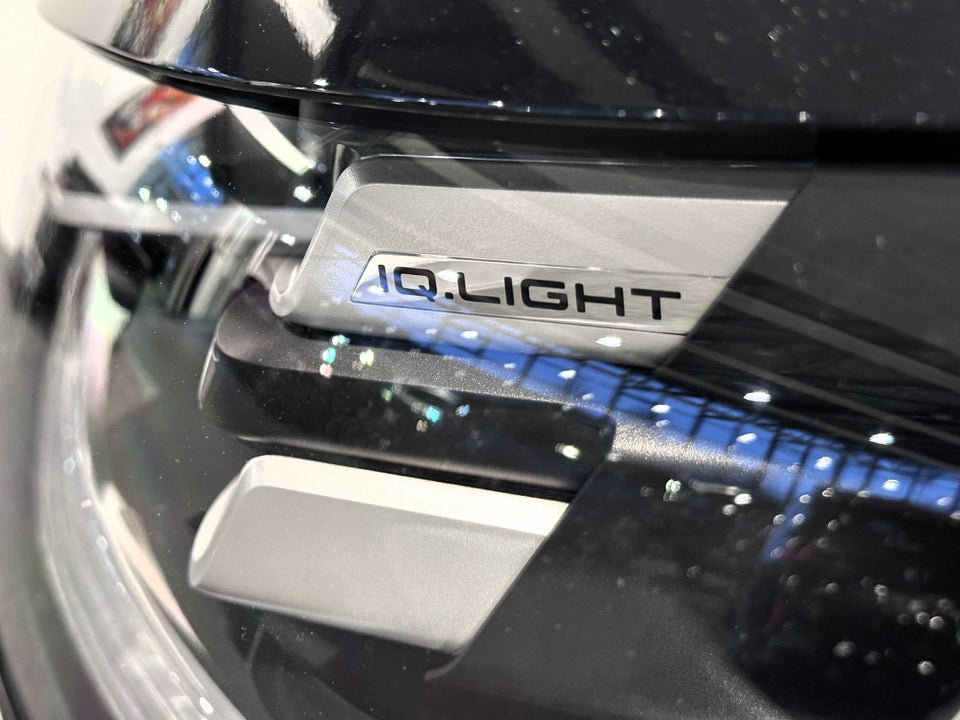 VW e-Caravelle 64 Style SWB