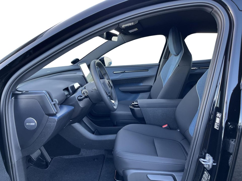 Volvo EX30 P5 Long Range Plus 5d