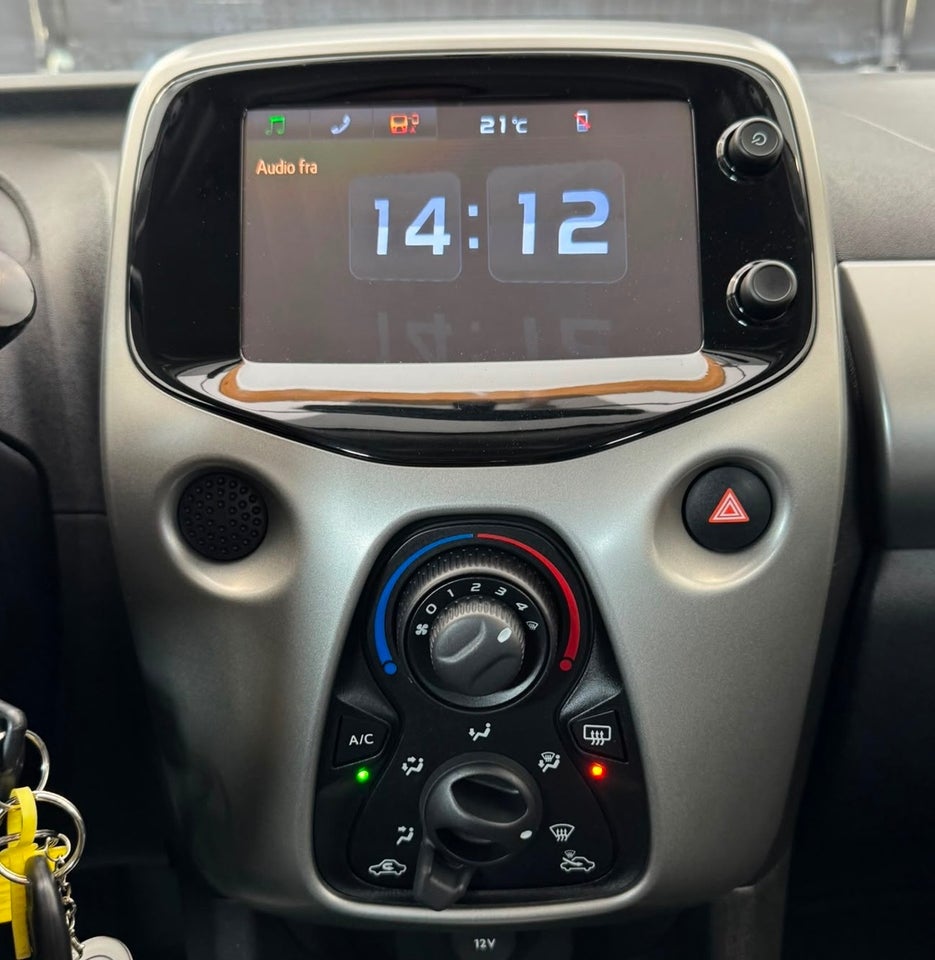Toyota Aygo 1,0 VVT-i x-play x-touch 5d