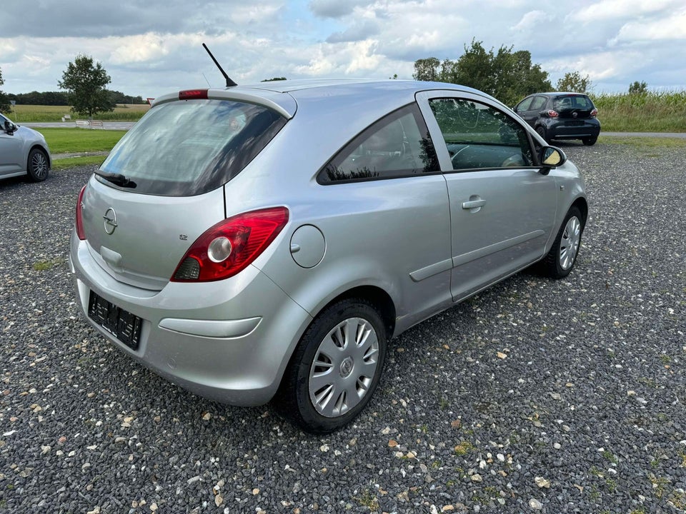 Opel Corsa 1,2 16V Enjoy 3d