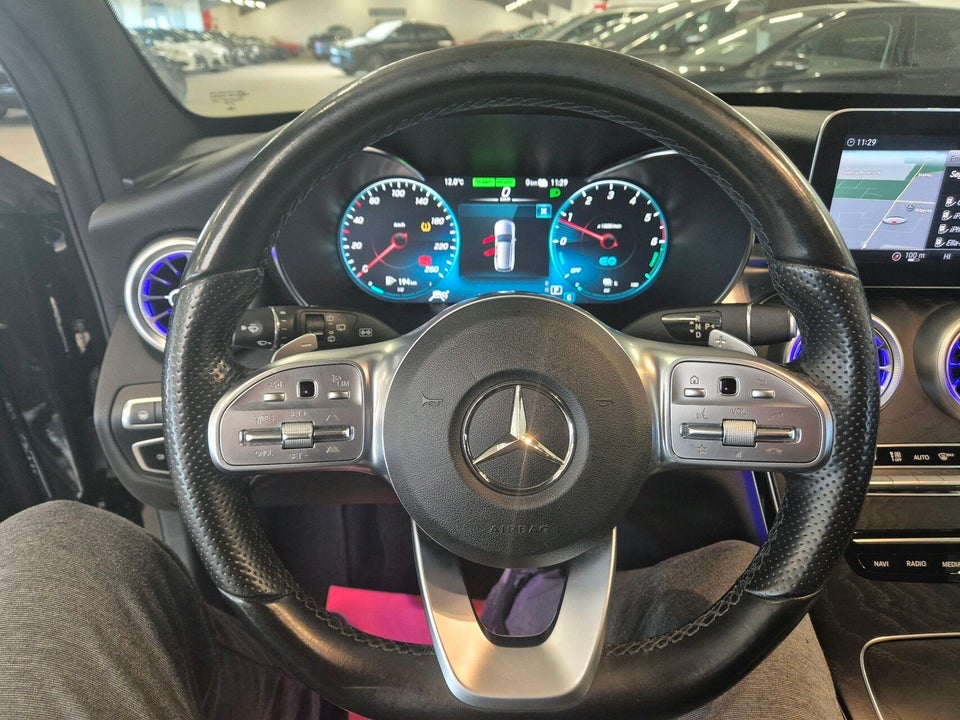 Mercedes C300 de 2,0 AMG Line stc. aut. 5d