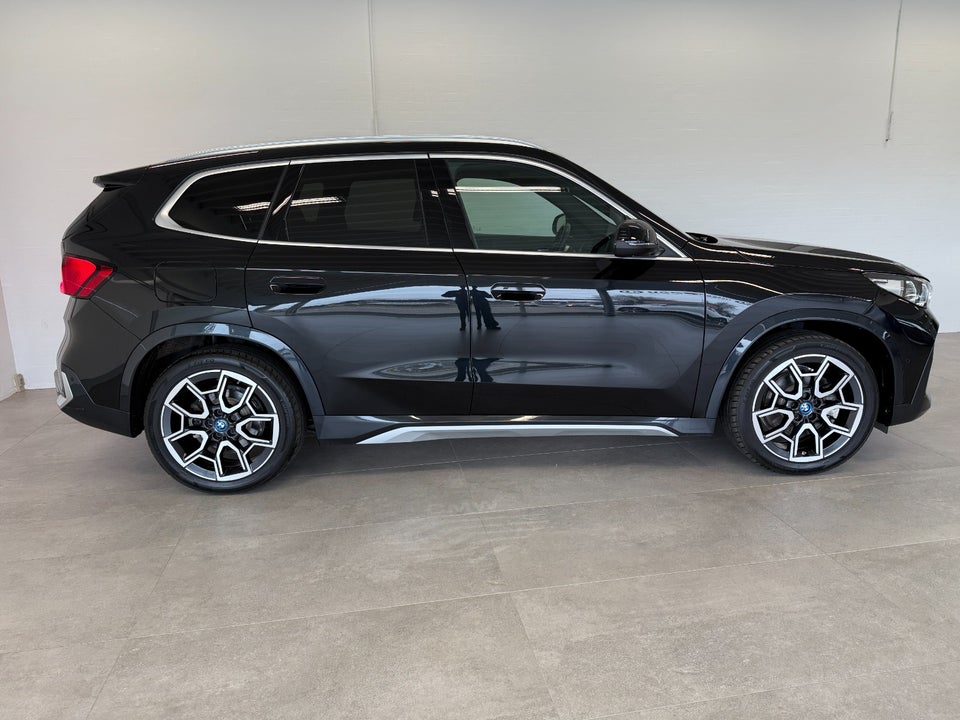 BMW iX1 xDrive30 X-Line 5d