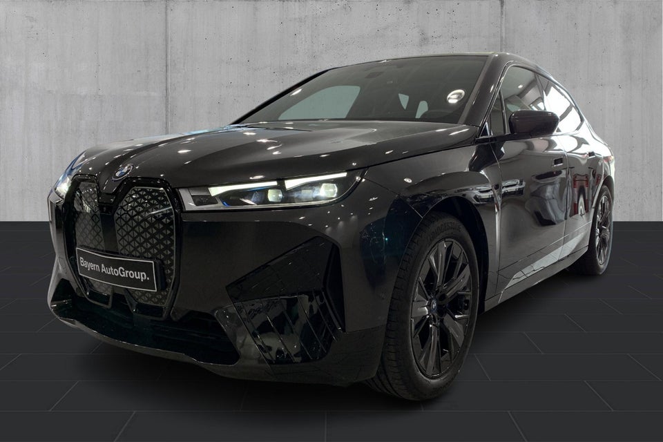 BMW iX xDrive40 Supercharged 5d