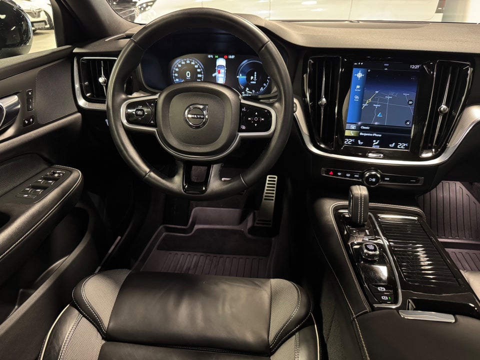 Volvo V60 2,0 T8 ReCharge R-Design aut. AWD 5d