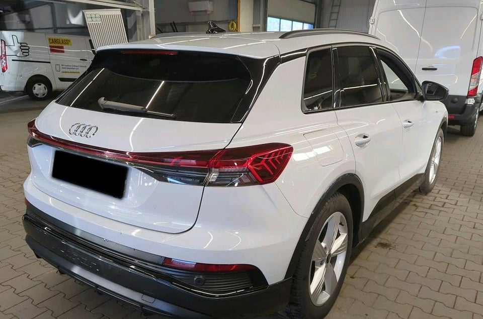 Audi Q4 e-tron 40 S-line 5d