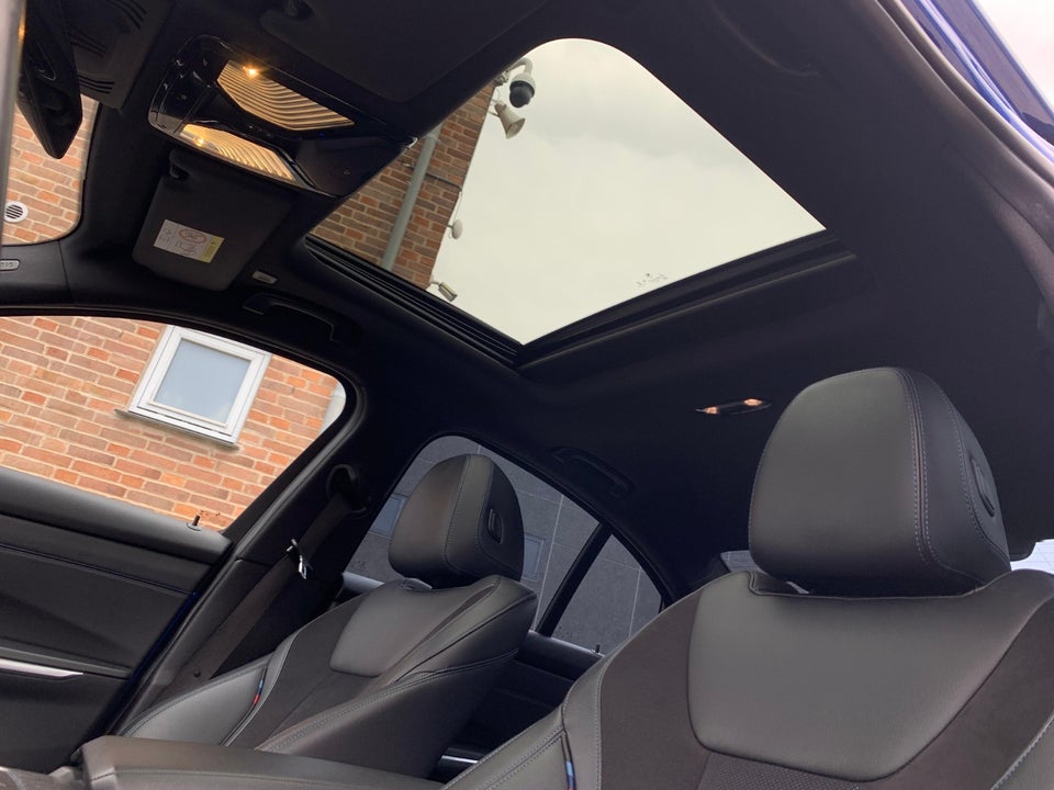 BMW 330i 2,0 M-Sport aut. 4d