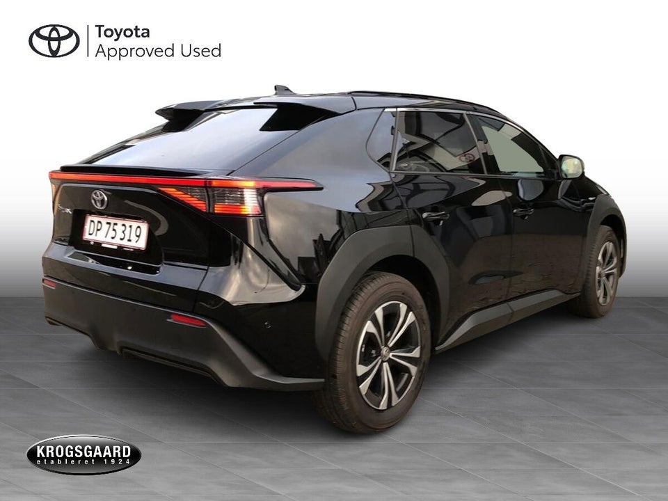 Toyota bZ4X Executive 5d