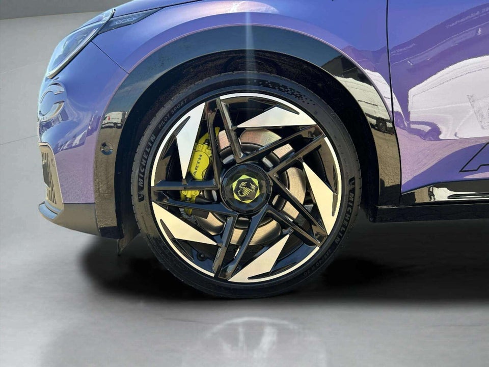 Abarth 600e Scorpionissima 5d