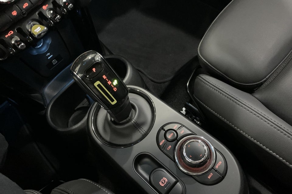 MINI Cooper SE Classic 3d