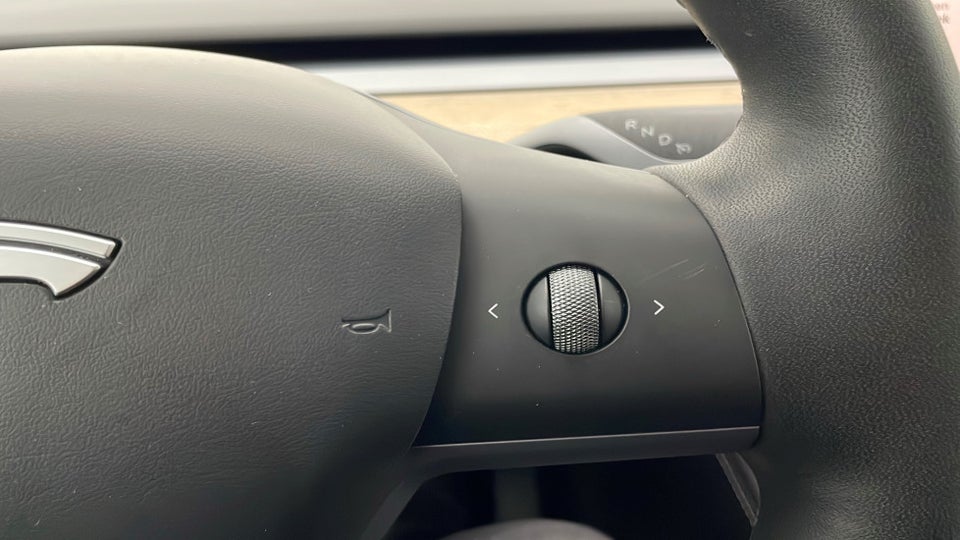 Tesla Model Y Long Range AWD 5d