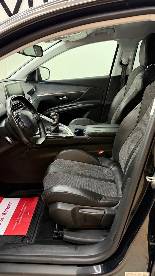 Peugeot 5008 1,5 BlueHDi 130 Allure 7prs 5d