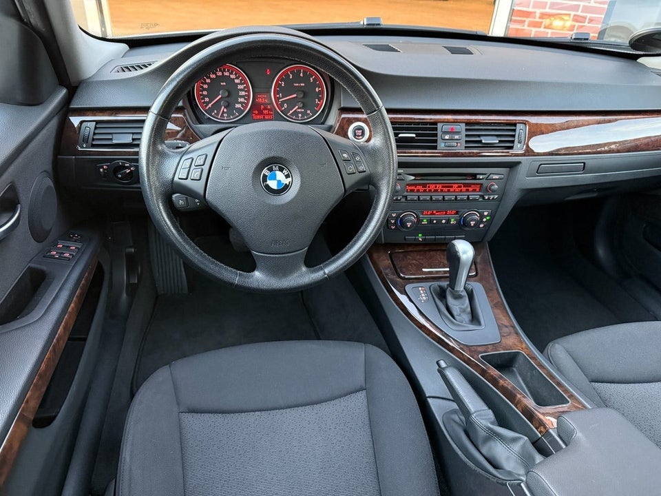 BMW 325i 2,5 aut. 4d