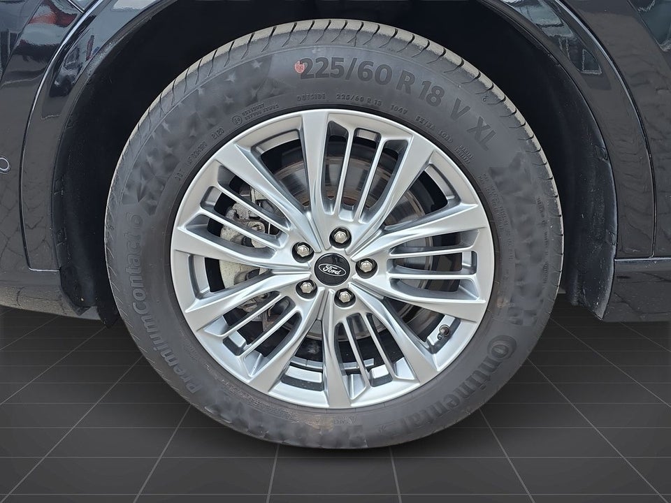 Ford Kuga 2,5 PHEV Vignale CVT 5d