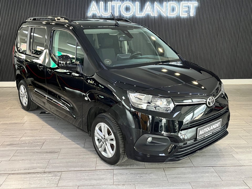 Toyota ProAce City Verso 50 Medium Family 5d