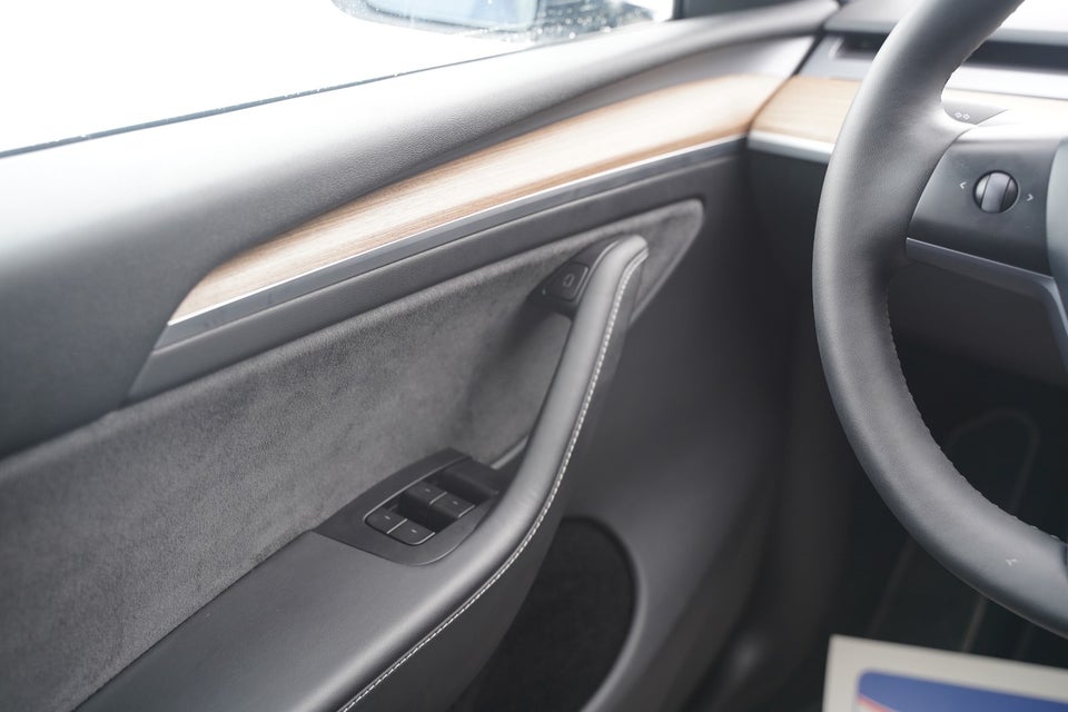 Tesla Model Y Long Range RWD 5d