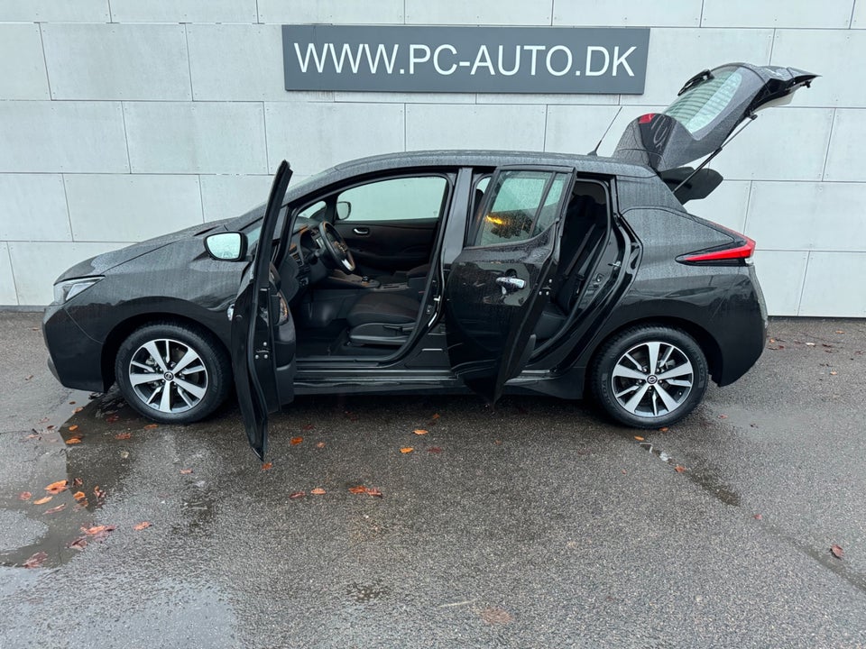 Nissan Leaf 40 Acenta 5d