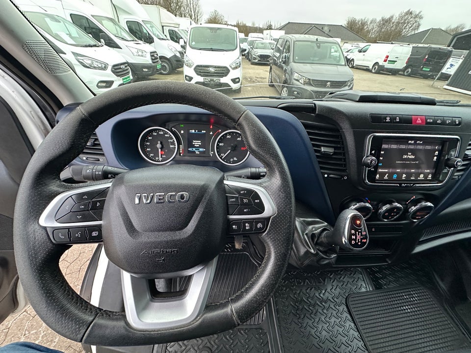 Iveco Daily 2,3 35C12 12m³ Van AG8