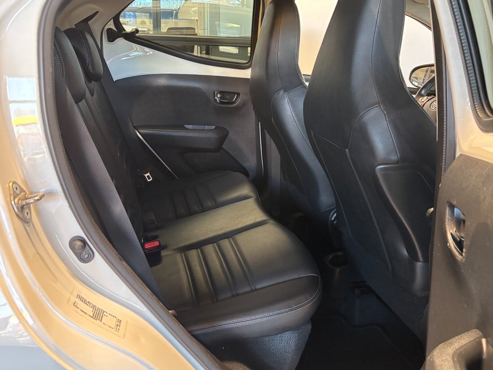 Toyota Aygo 1,0 VVT-i x-pose 5d