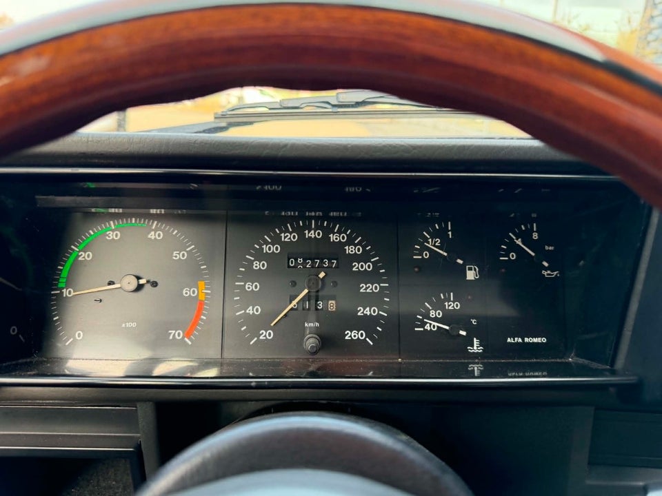 Alfa Romeo 75 2,0 TS 4d