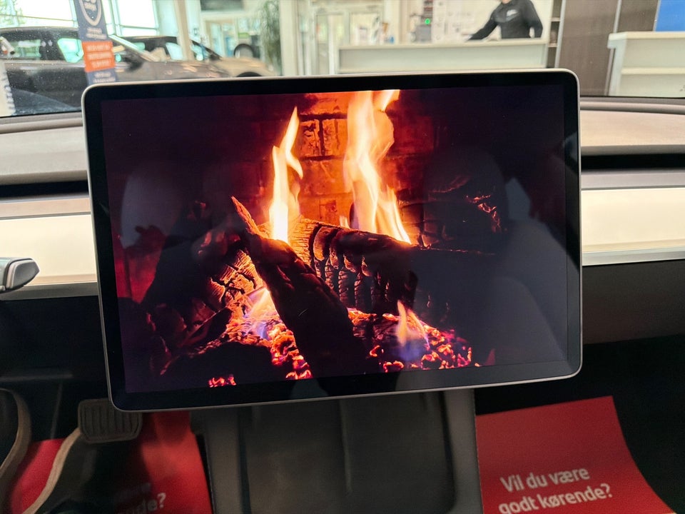 Tesla Model 3 RWD 4d