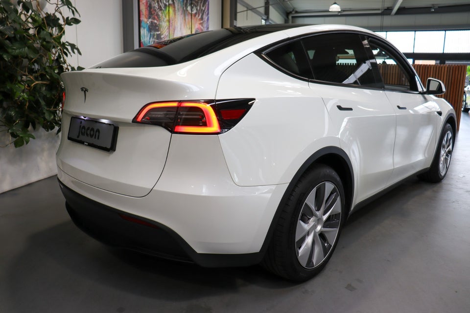 Tesla Model Y RWD 5d