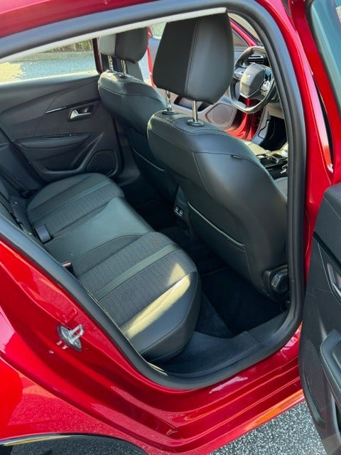 Peugeot e-208 50 Active 5d