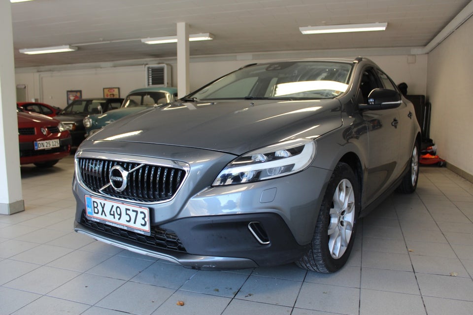 Volvo V40 CC 2,0 D2 120 Momentum aut. 5d