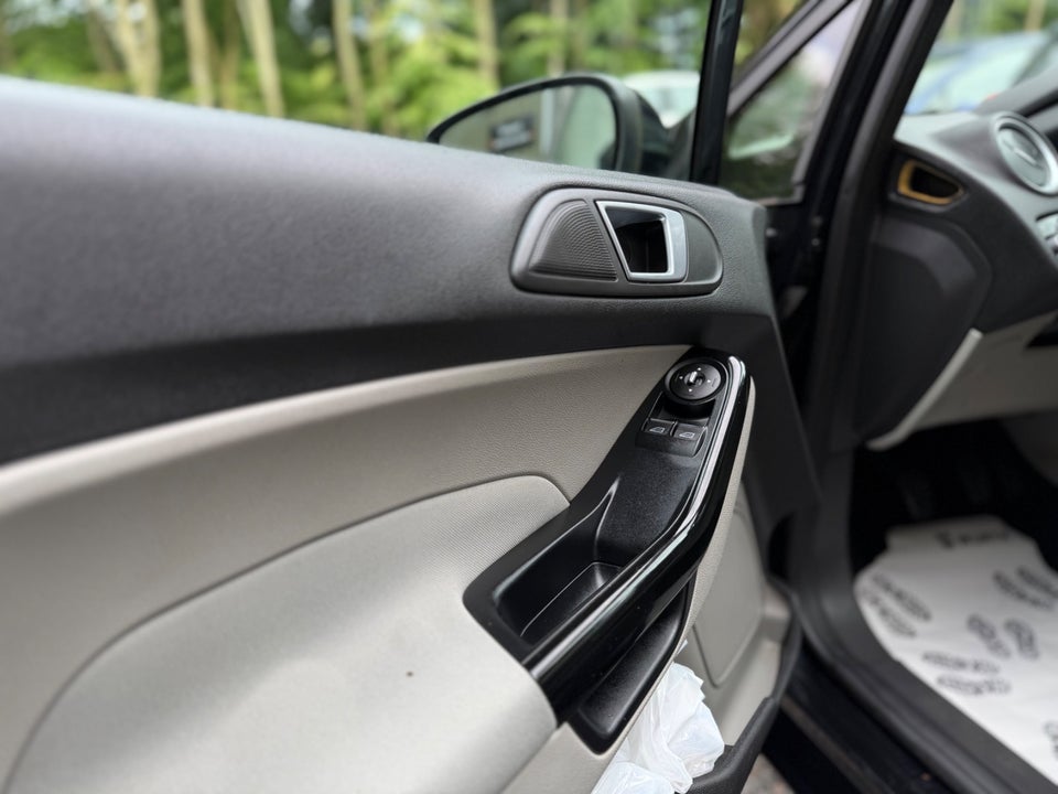 Ford Fiesta 1,0 65 Titanium 5d