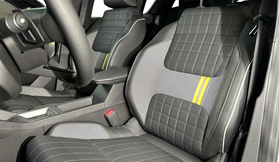 Renault 4 E-Tech 52 Iconic 5d