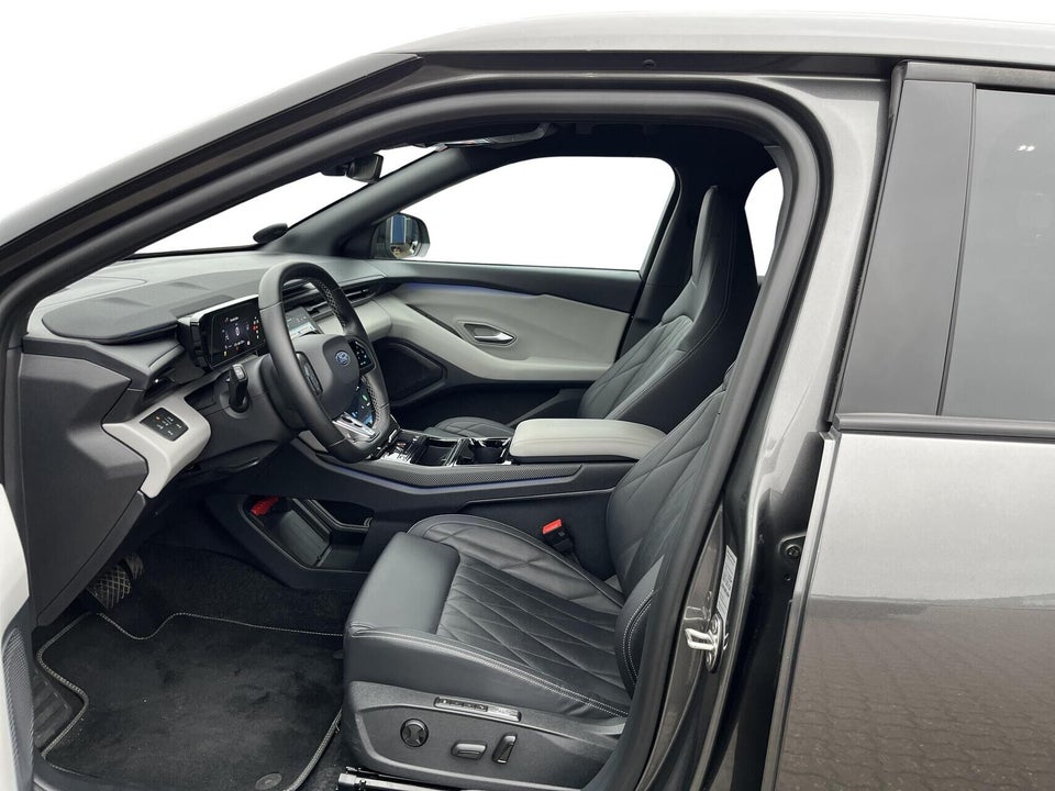 Ford Capri 82 Select Extended Range 5d