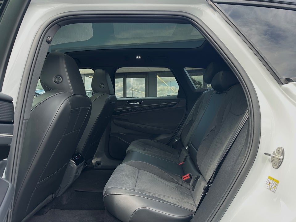VW ID.7 77 Black Style Tourer 5d