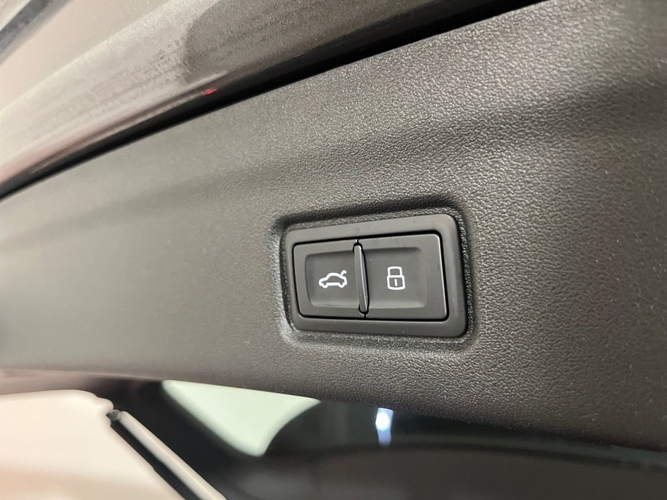 Audi Q6 e-tron S-line quattro 5d