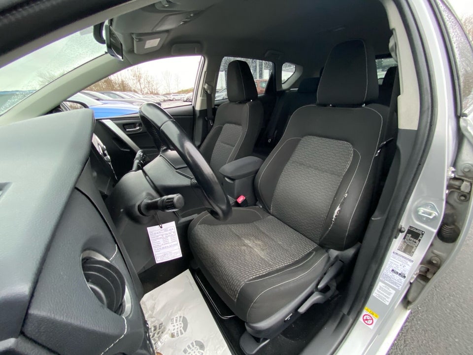 Toyota Auris 1,8 Hybrid H2 Premium CVT 5d