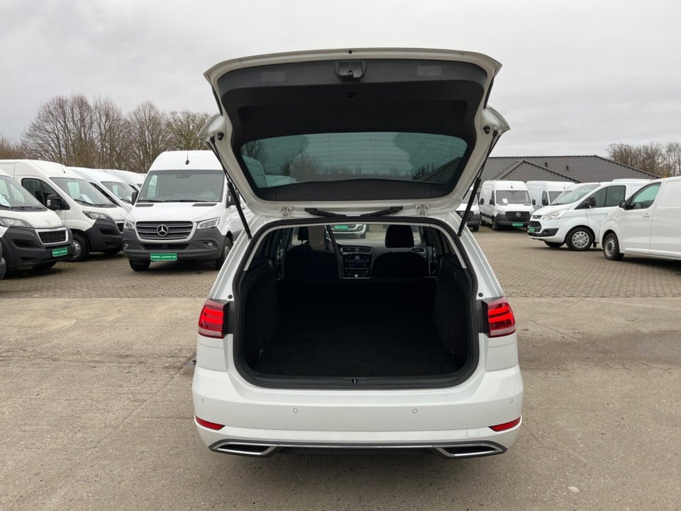 VW Golf VII 2,0 TDi 150 Highline Variant DSG Van 5d