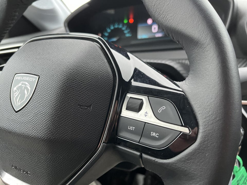 Peugeot e-208 50 Style 5d