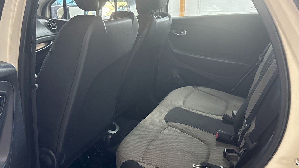 Renault Captur 0,9 TCe 90 Expression 5d