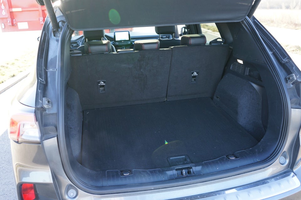 Ford Kuga 2,5 PHEV ST-Line X CVT 5d