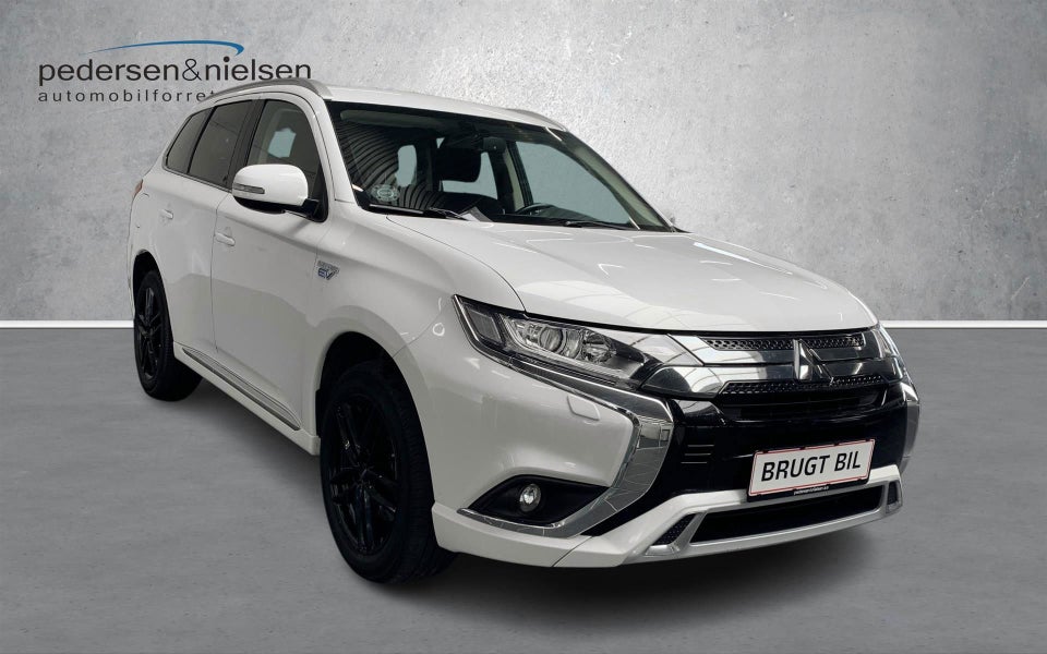 Mitsubishi Outlander 2,4 PHEV Inform CVT 4WD 5d