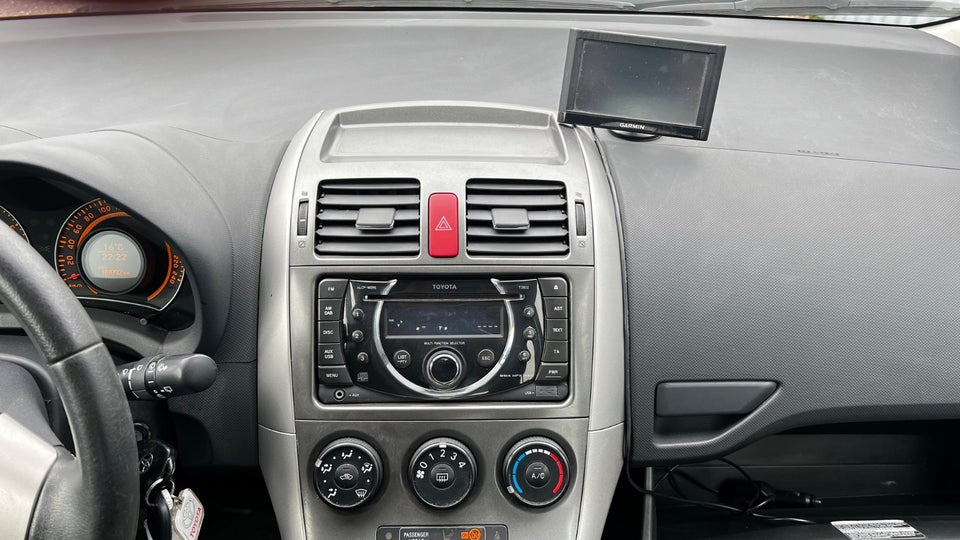 Toyota Auris 1,6 TX 5d