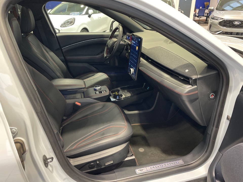 Ford Mustang Mach-E 75 Standard Range AWD 5d