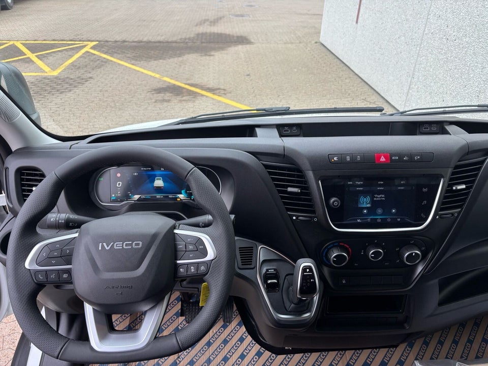 Iveco Daily 3,0 35S18 4100mm Alukasse m/lift AG8