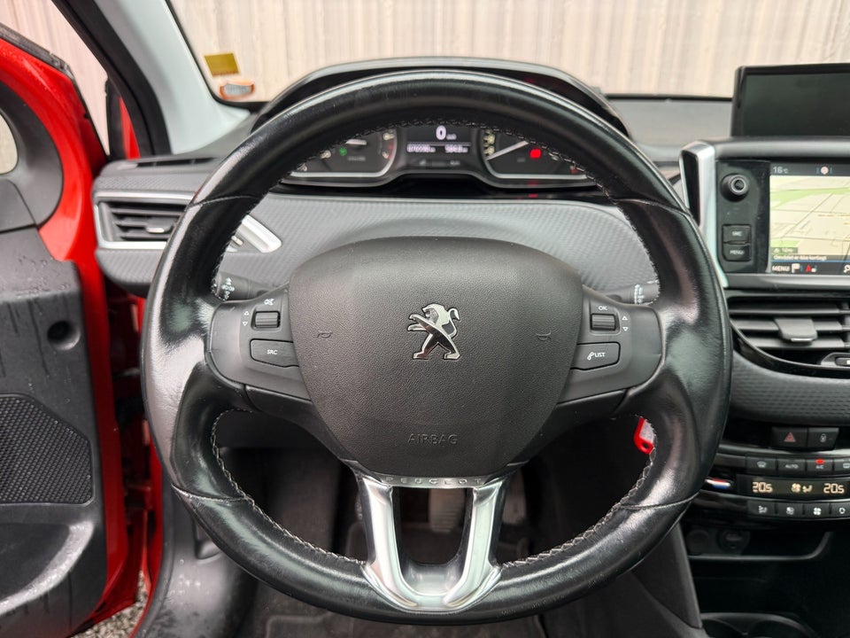 Peugeot 208 1,2 VTi 82 Allure 5d